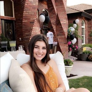 Meet your Posher, Madison